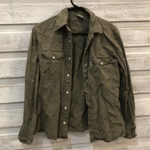 Carhartt Pearl snap up green shirt women’s small